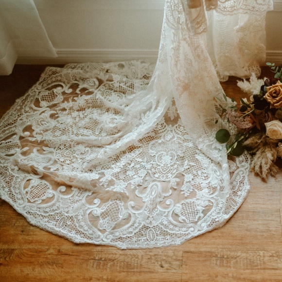 Made with love wedding dress - Picture 2 of 5